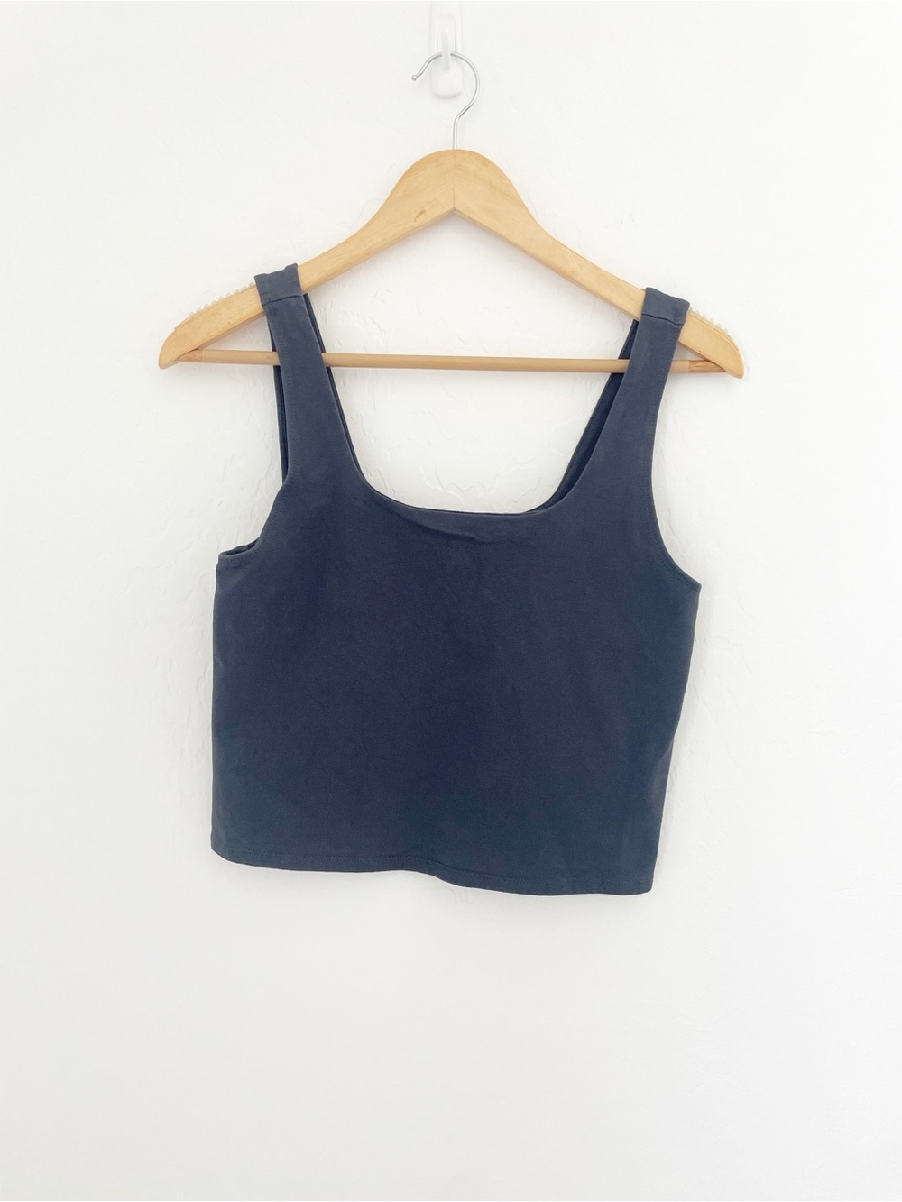 Pact organic cotton cropped grey tank size small
